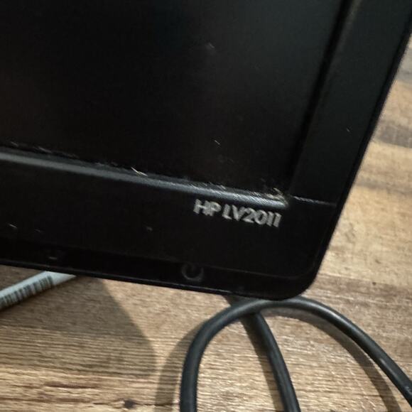 HP LV2011 Black 20'' Anti Glare Widescreen LED Backlit LCD Monitor 1600x900 VGA - Picture 2 of 10